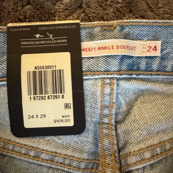 Levi's Light Wash Ankle Bootcut Jeans NWT - Picture 4 of 4